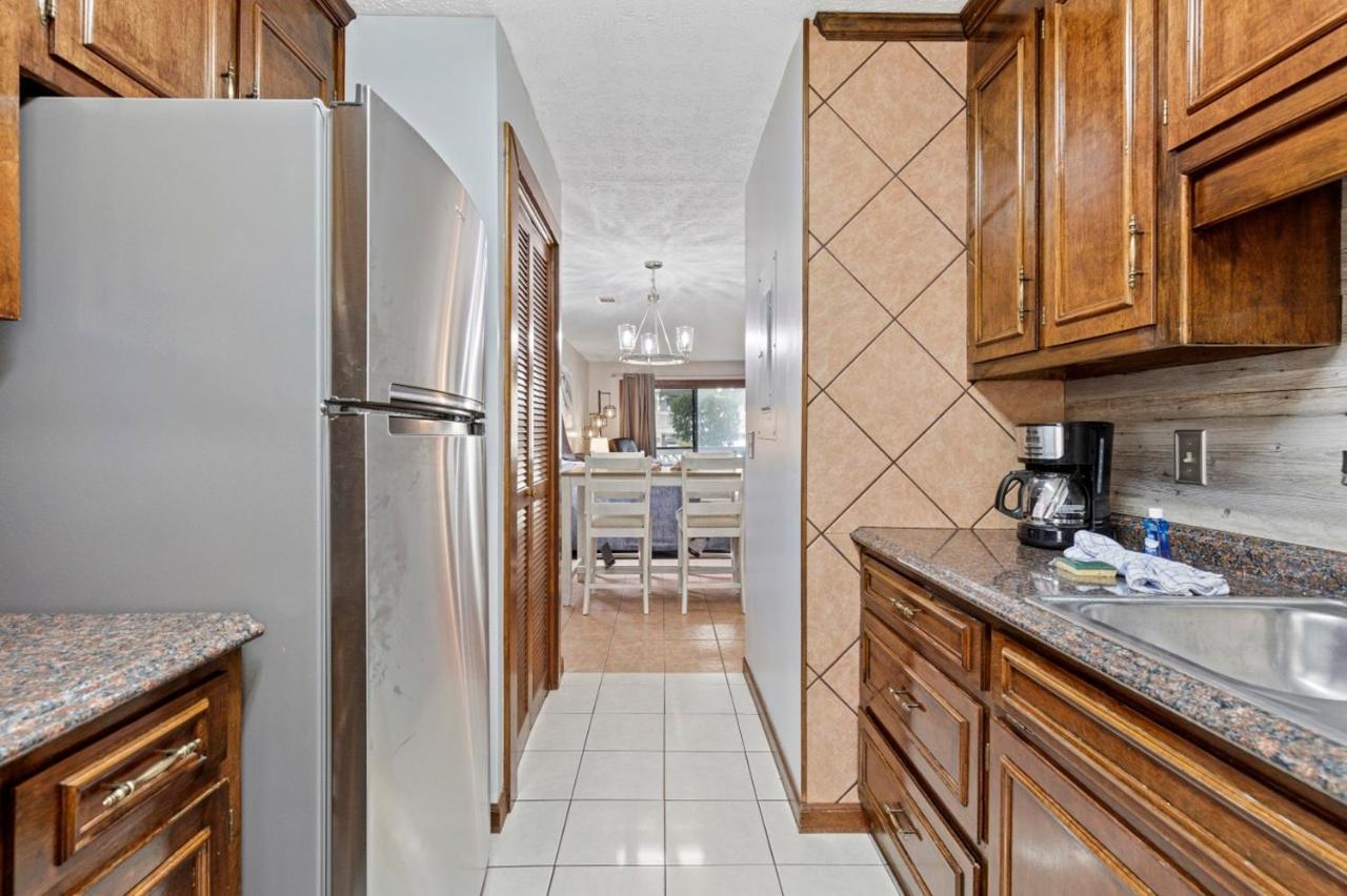 Spacious Modern Condo - 1St Floor - One Block To The Beach Myrtle Beach Exterior foto